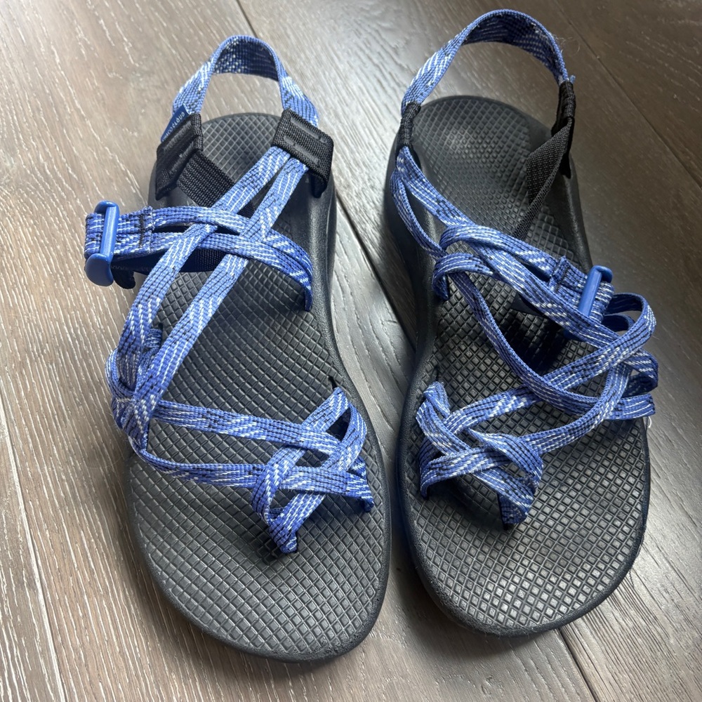 Womens size 10 Chacos